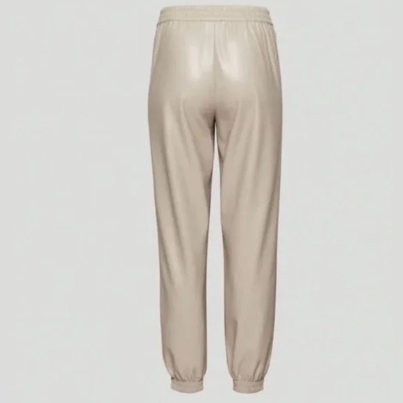 New - Aritzia Babaton Faux Leather Jogger Pant in Iced Latte Size M - Picture 3 of 14